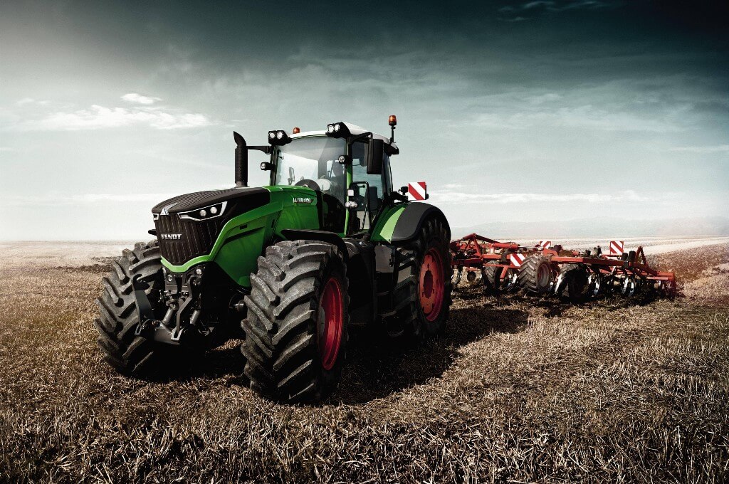 Lauksaimniecības agregāti un traktori